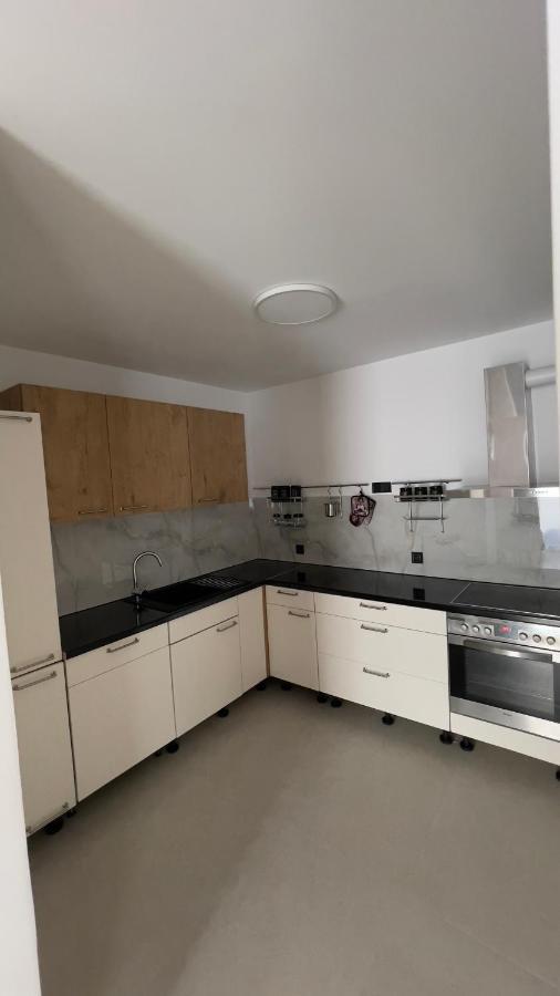 Apartman Lux Διαμέρισμα Zepce Εξωτερικό φωτογραφία